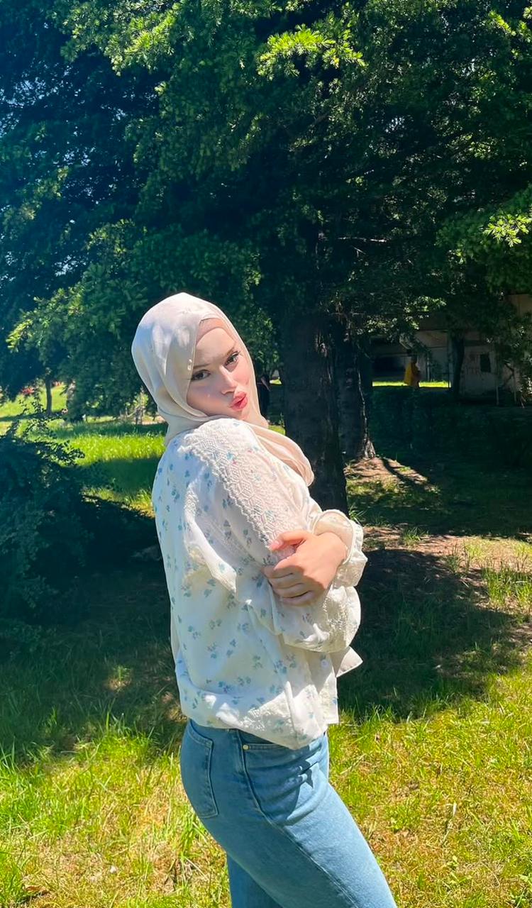 Tosuntarla Gerçek Bayan Escort Maya